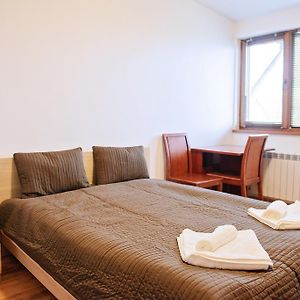 Ekonomiczne studio z łóżkiem king-size